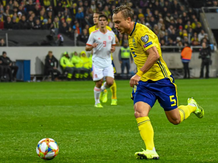 Dansk expert: ”Svenskarna kan inte ha sett Bengtsson i Superligaen – ska inte vara i närheten av ett landslag”